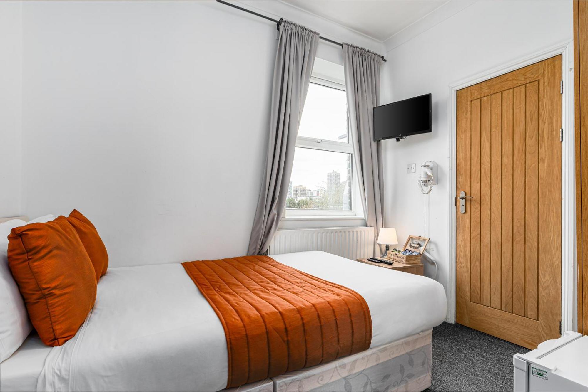 Ryam Suites London Room photo
